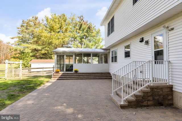 33 BEECHWOOD DR, Robbinsville, NJ 08691