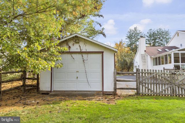 33 BEECHWOOD DR, Robbinsville, NJ 08691