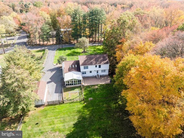 33 BEECHWOOD DR, Robbinsville, NJ 08691