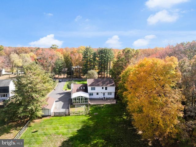 33 BEECHWOOD DR, Robbinsville, NJ 08691