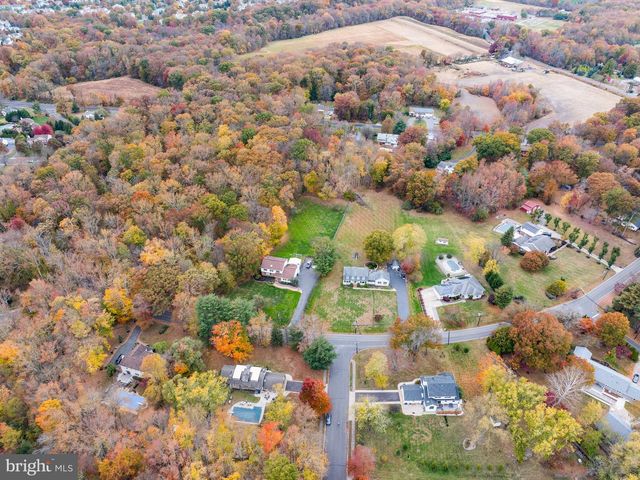 33 BEECHWOOD DR, Robbinsville, NJ 08691