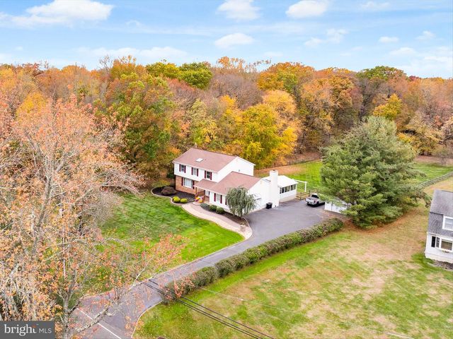 33 BEECHWOOD DR, Robbinsville, NJ 08691