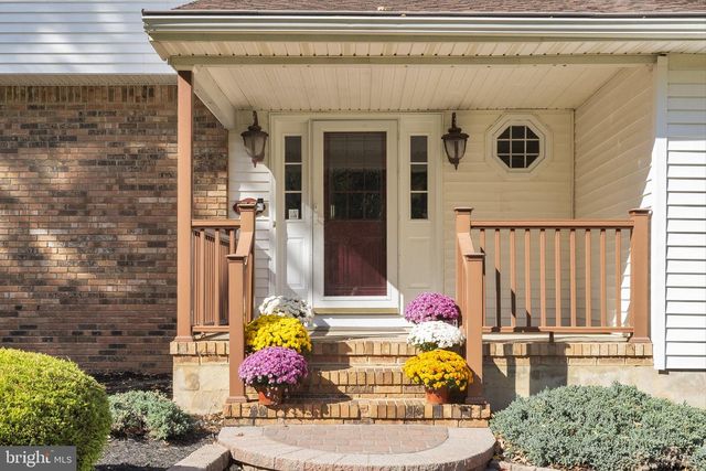 33 BEECHWOOD DR, Robbinsville, NJ 08691