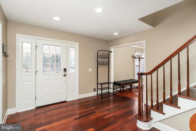 33 BEECHWOOD DR, Robbinsville, NJ 08691