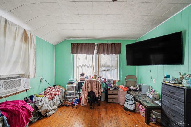 123 S Cayuga Street, Buchanan, MI 49107