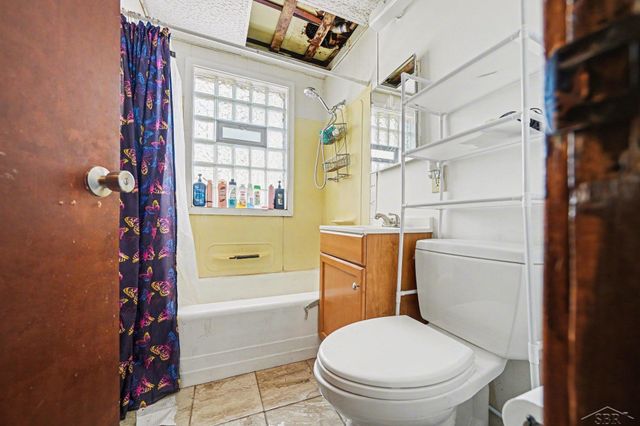 123 S Cayuga Street, Buchanan, MI 49107