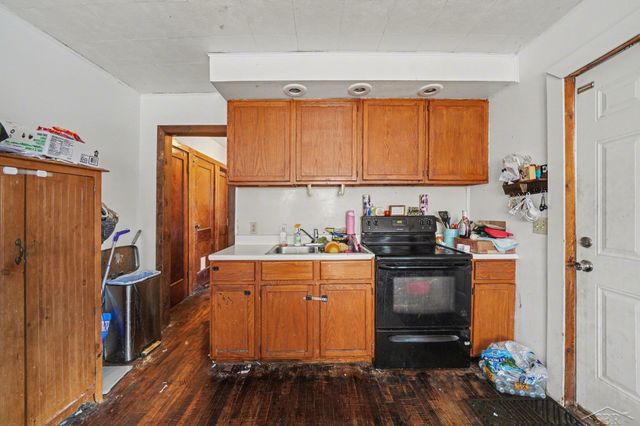 123 S Cayuga Street, Buchanan, MI 49107