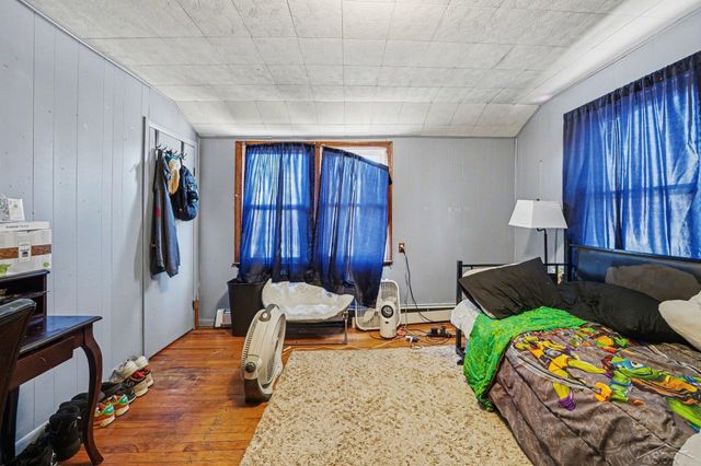 123 S Cayuga Street, Buchanan, MI 49107