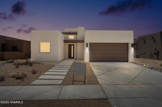 3722 Santa Clarita Avenue, Las Cruces, NM 88012