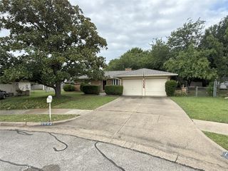 1902 Green Apple Lane, Arlington, TX 76014