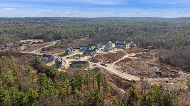71 Crestview Way, Raymond, NH 03077