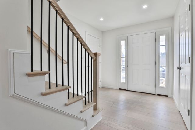71 Crestview Way, Raymond, NH 03077