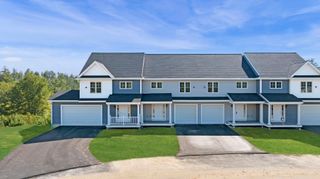 71 Crestview Way, Raymond, NH 03077