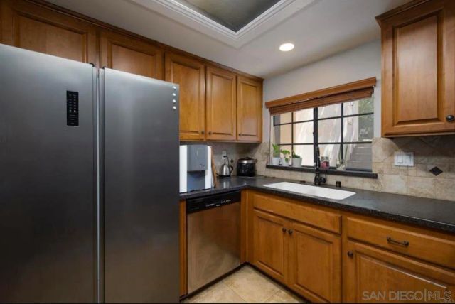 2804 Winthrop Ave., Carlsbad, CA 92010