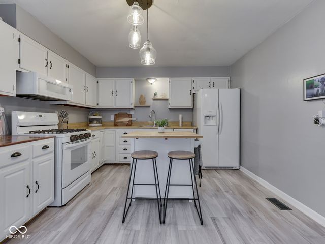 712 E Greenview Drive, Greensburg, IN 47240