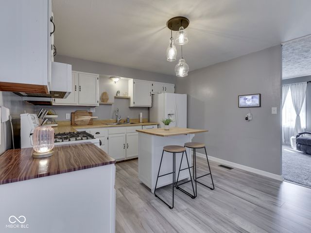 712 E Greenview Drive, Greensburg, IN 47240