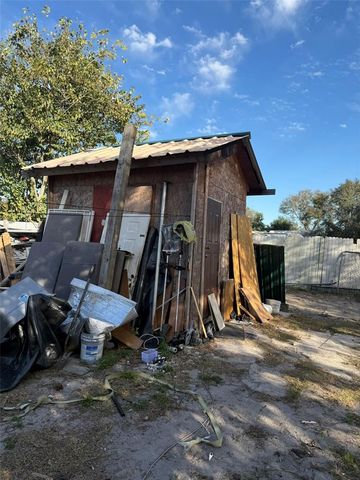 9013 BURR DRIVE, Polk City, FL 33868