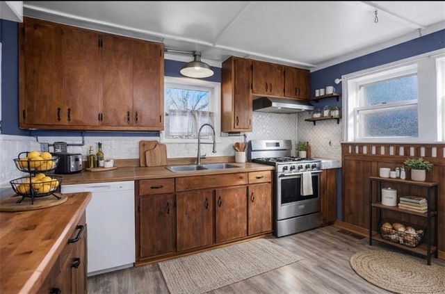 724 Elmwood Street, Excelsior Springs, MO 64024