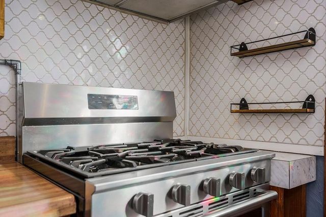 724 Elmwood Street, Excelsior Springs, MO 64024