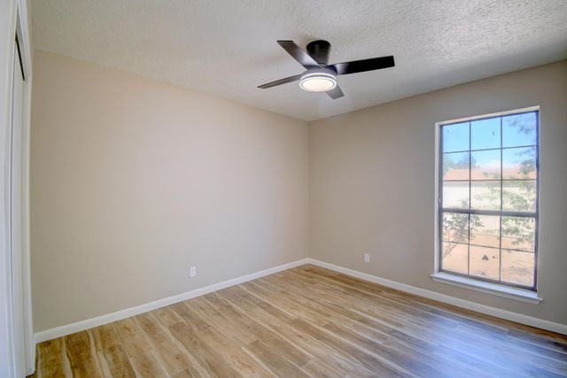 5143 Gaviota NW, Albuquerque, NM 87120