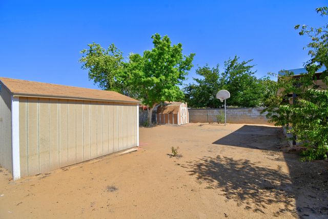 5143 Gaviota NW, Albuquerque, NM 87120