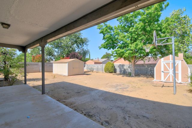 5143 Gaviota NW, Albuquerque, NM 87120