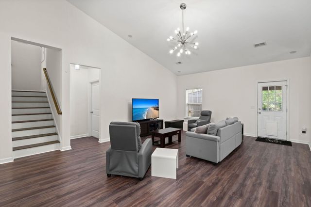 8127 Saveur Lane, Charleston, SC 29406