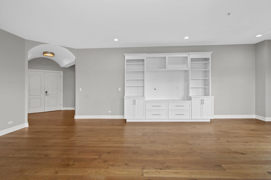 4953 Oakton Street 703, Skokie, IL 60077 — photo 3