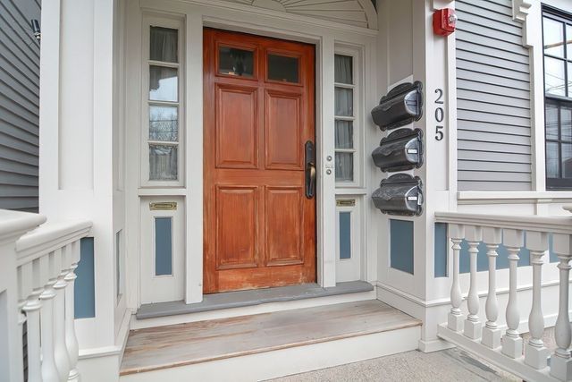 205 Webster St 1, Boston, MA 02128