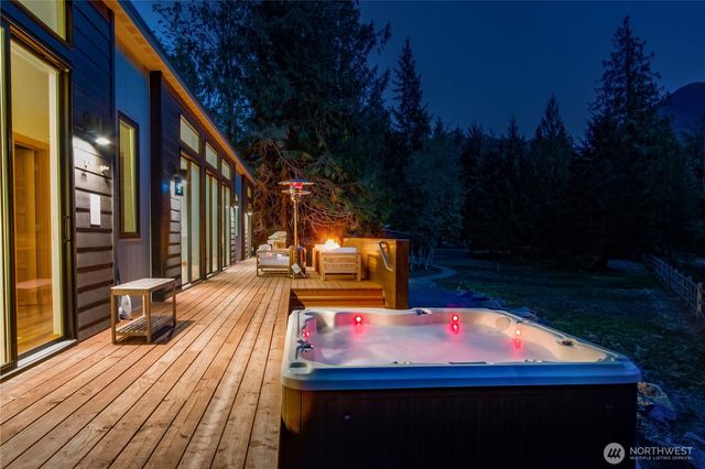 288 Baker Road, Packwood, WA 98377