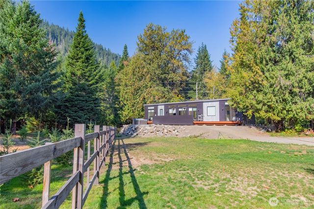 288 Baker Road, Packwood, WA 98377