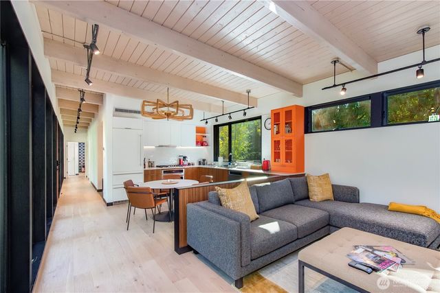 288 Baker Road, Packwood, WA 98377