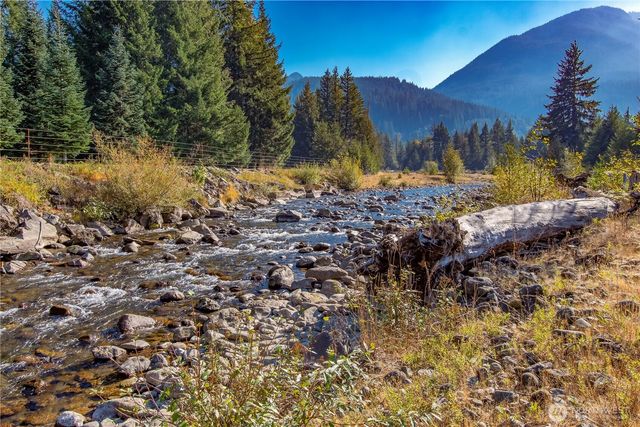 288 Baker Road, Packwood, WA 98377