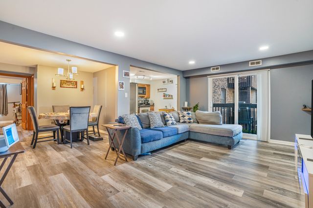 4553 W 56th Street 204, Chicago, IL 60629