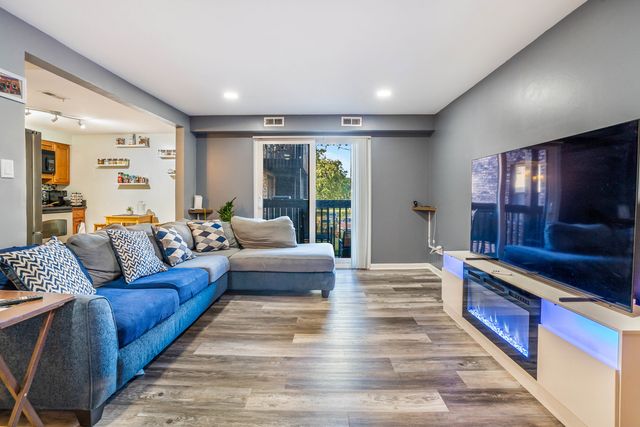 4553 W 56th Street 204, Chicago, IL 60629