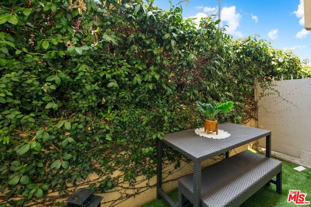 843 N Martel Avenue 2, Los Angeles, CA 90046
