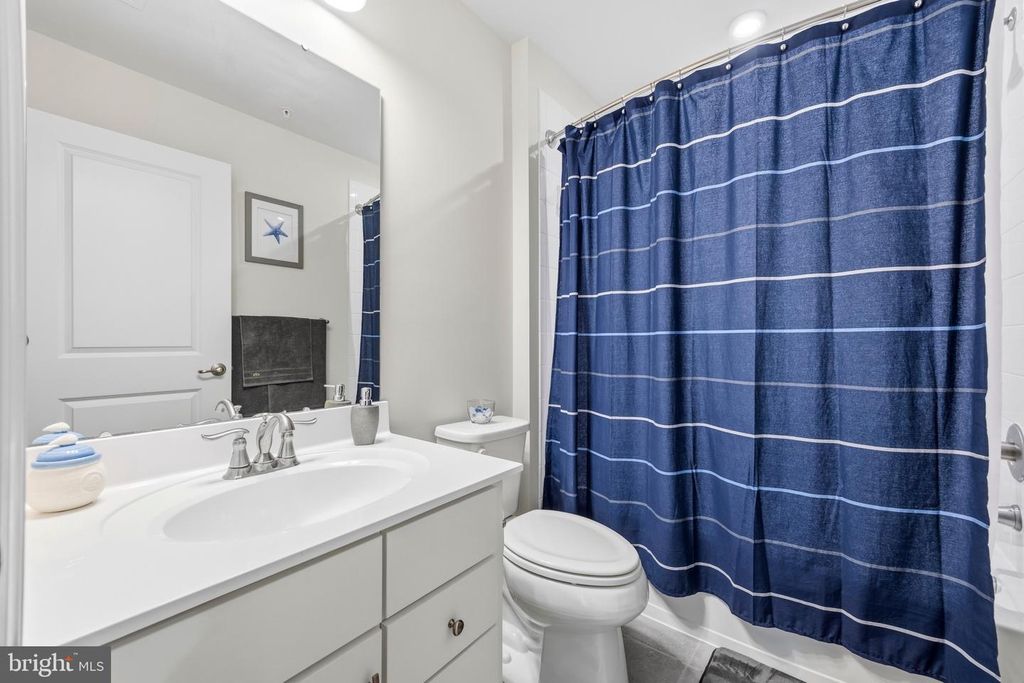 Image 31 of property listing at 500 TURNSTONE CT, Essex, MD 21221