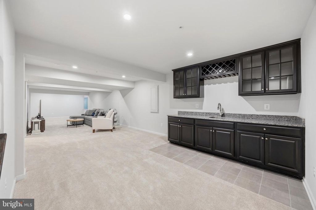 Image 33 of property listing at 500 TURNSTONE CT, Essex, MD 21221