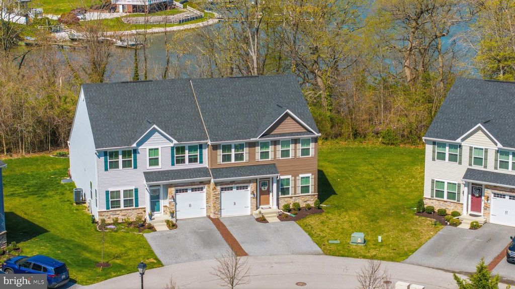 Image 5 of property listing at 500 TURNSTONE CT, Essex, MD 21221