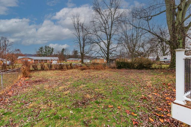 107 Red Cross Avenue, Warsaw, KY 41095
