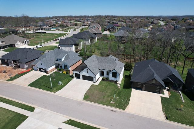 6038 South Maryland Avenue, Springfield, MO 65810