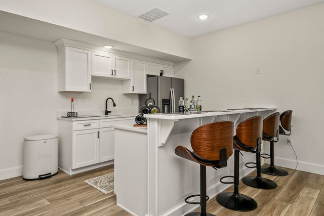 6038 South Maryland Avenue, Springfield, MO 65810
