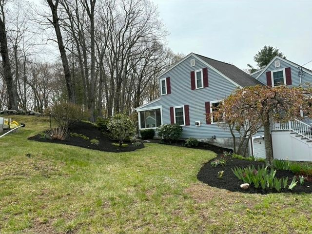 13 Meadowview Road, Foxboro, MA 02035