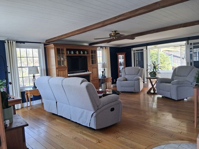 13 Meadowview Road, Foxboro, MA 02035