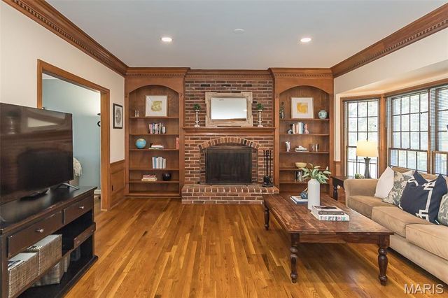 1418 Warson Oaks Court, Warson Woods, MO 63122