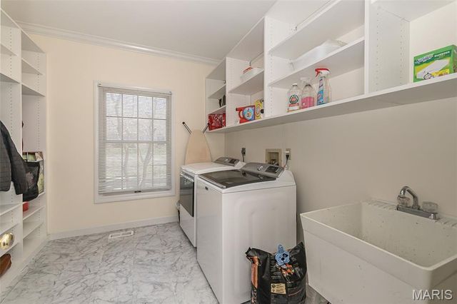 1418 Warson Oaks Court, Warson Woods, MO 63122