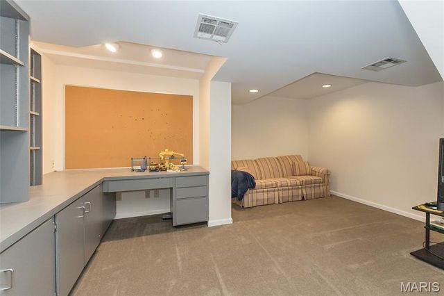 1418 Warson Oaks Court, Warson Woods, MO 63122