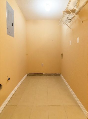 2515 Greenhurst Drive, Dallas, TX 75234