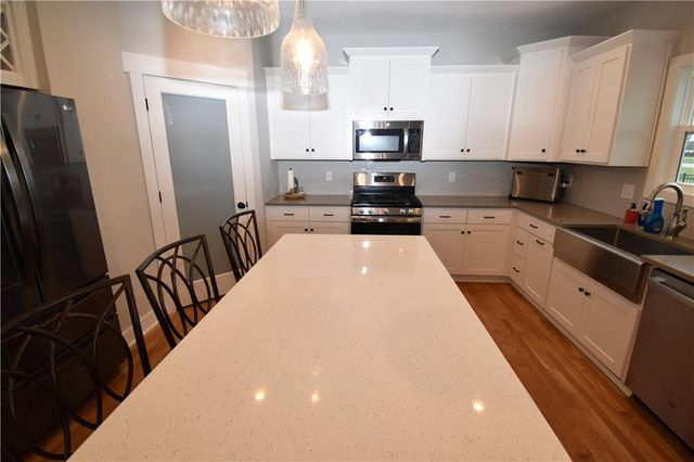 2018 SW Farm Field Lane, Lee's Summit, MO 64082