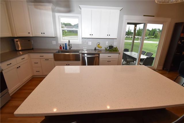 2018 SW Farm Field Lane, Lee's Summit, MO 64082